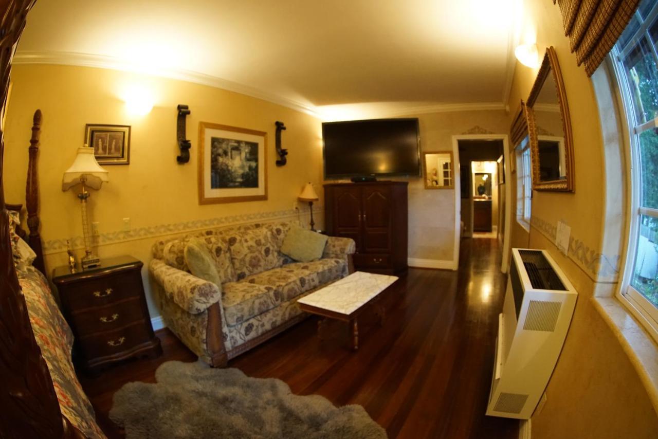 Fleur De Lac Europeran Inn Lake Arrowhead Kültér fotó